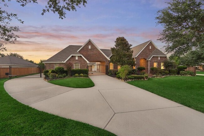 Building Photo - 20806 E Cameron Ridge Dr