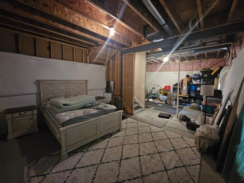 Building Photo - 7431 Willowdale Dr