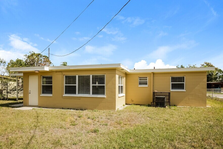 Building Photo - 1412 Brookhill Dr