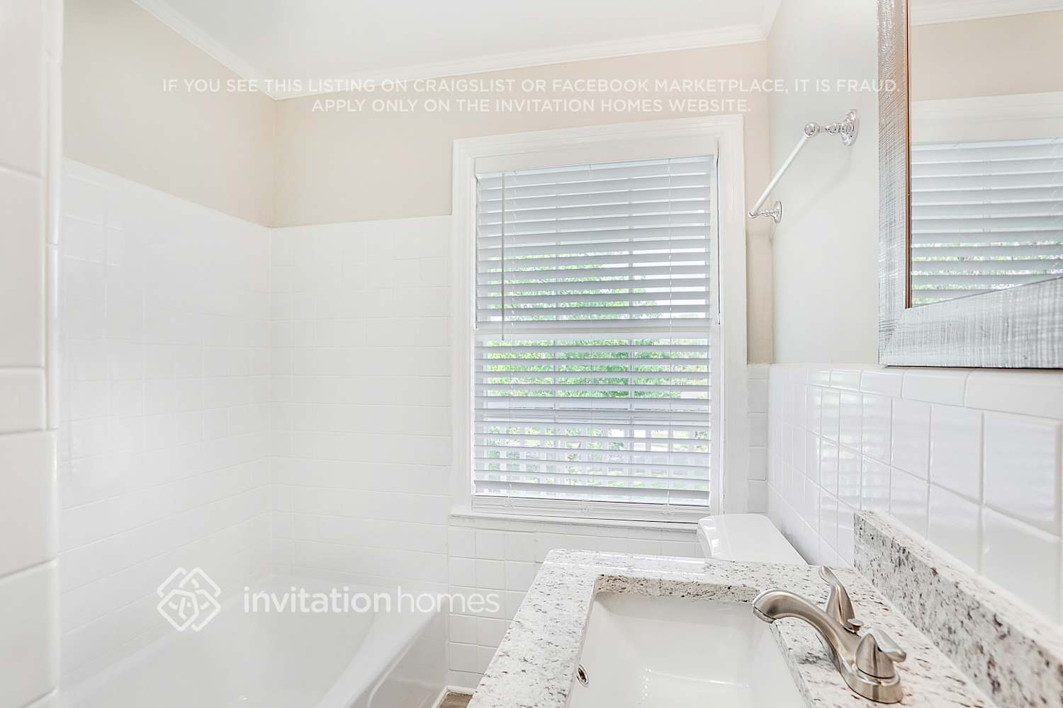 Building Photo - 8837 Elma St