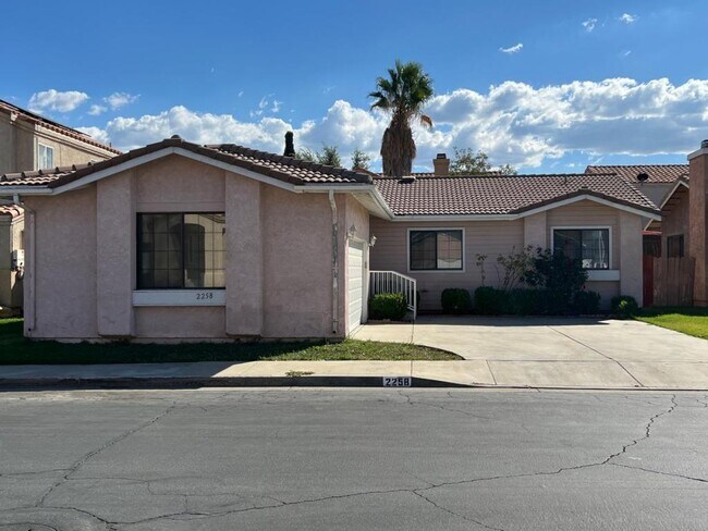 Primary Photo - 2258 Gregory Ave