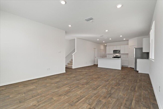 Building Photo - 306 Azua Path