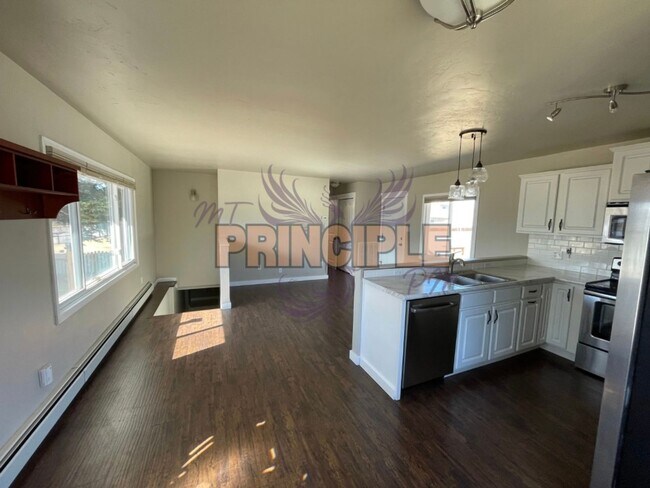 Building Photo - Charming 2-Bedroom Home on the Flats