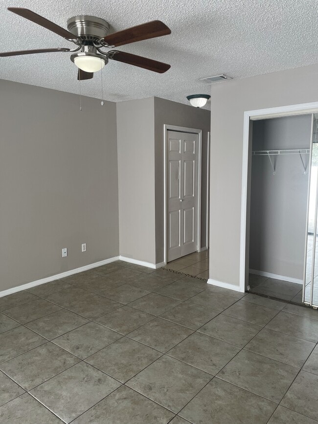 Building Photo - 223 Arbor Cir