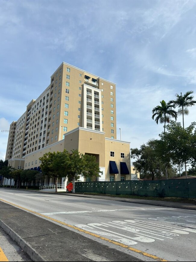 Building Photo - 117 Northwest Dr