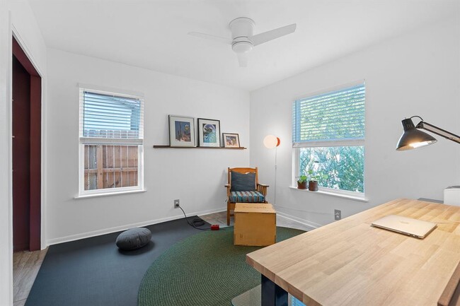 Building Photo - 8801 Redfield Ln