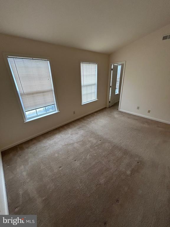 Building Photo - 420 W 8th St