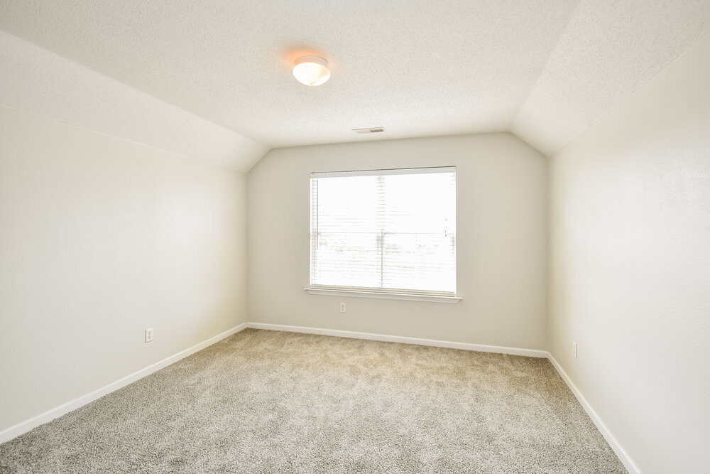 Building Photo - 9885 White Poplar Dr