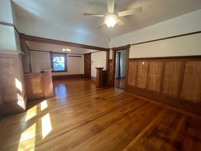 Building Photo - Beautiful 2bed 1bath home in Downtown Sacramento