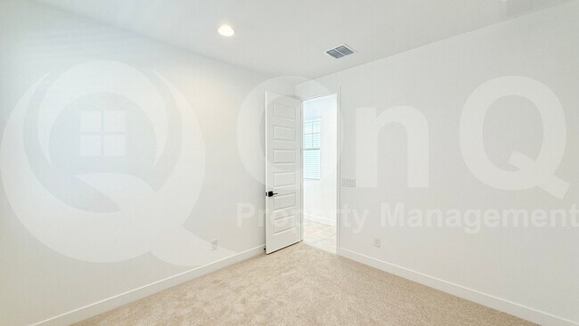 Building Photo - 3606 N 103rd Ave