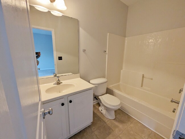 Building Photo - 153 Braeside Ct