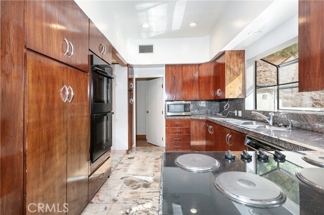 Building Photo - 3965 Alta Mesa Dr