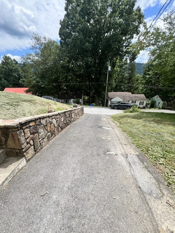 Building Photo - 1219 East Dr