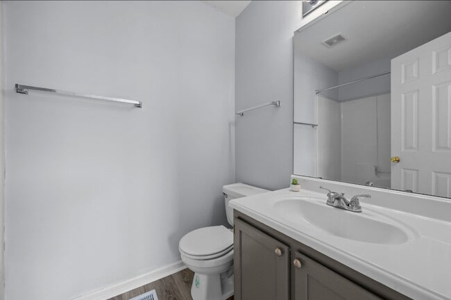 Building Photo - 20 Cheltenham Dr