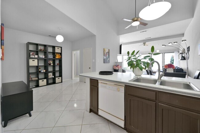 Building Photo - Fully Furnished 2 bedroom Lakefront with 1...