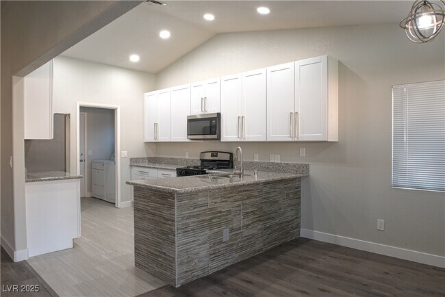 Building Photo - 836 Teal Wing Way
