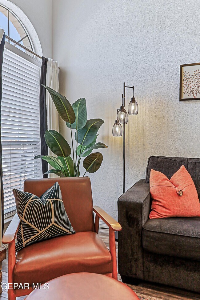 Building Photo - 12120 Desert Quail Ave