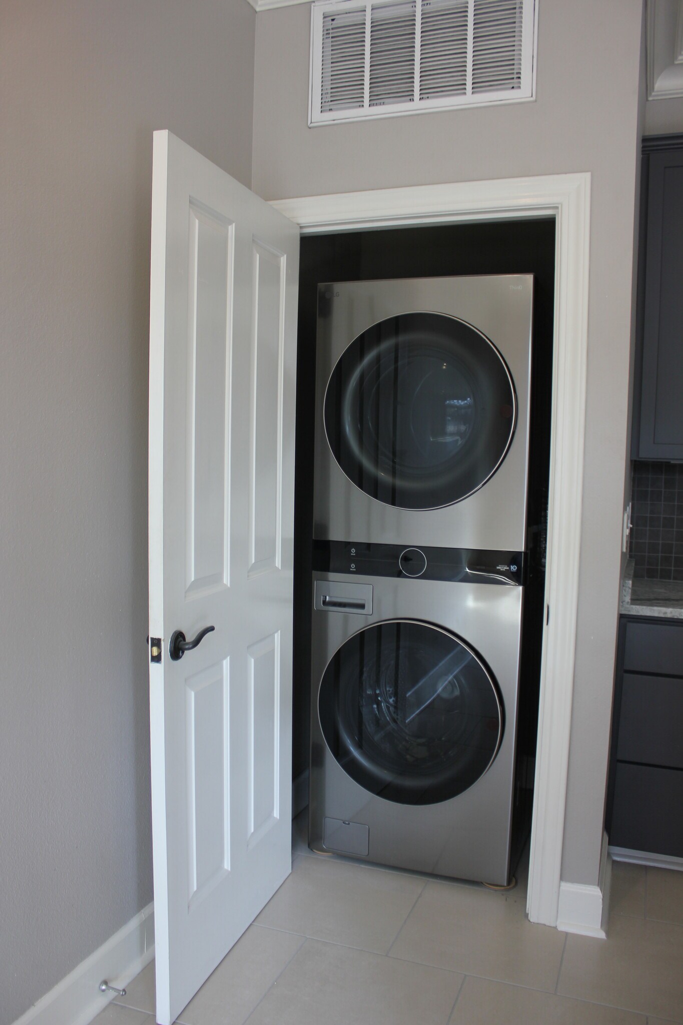 Building Photo - 108 S Alcaniz St