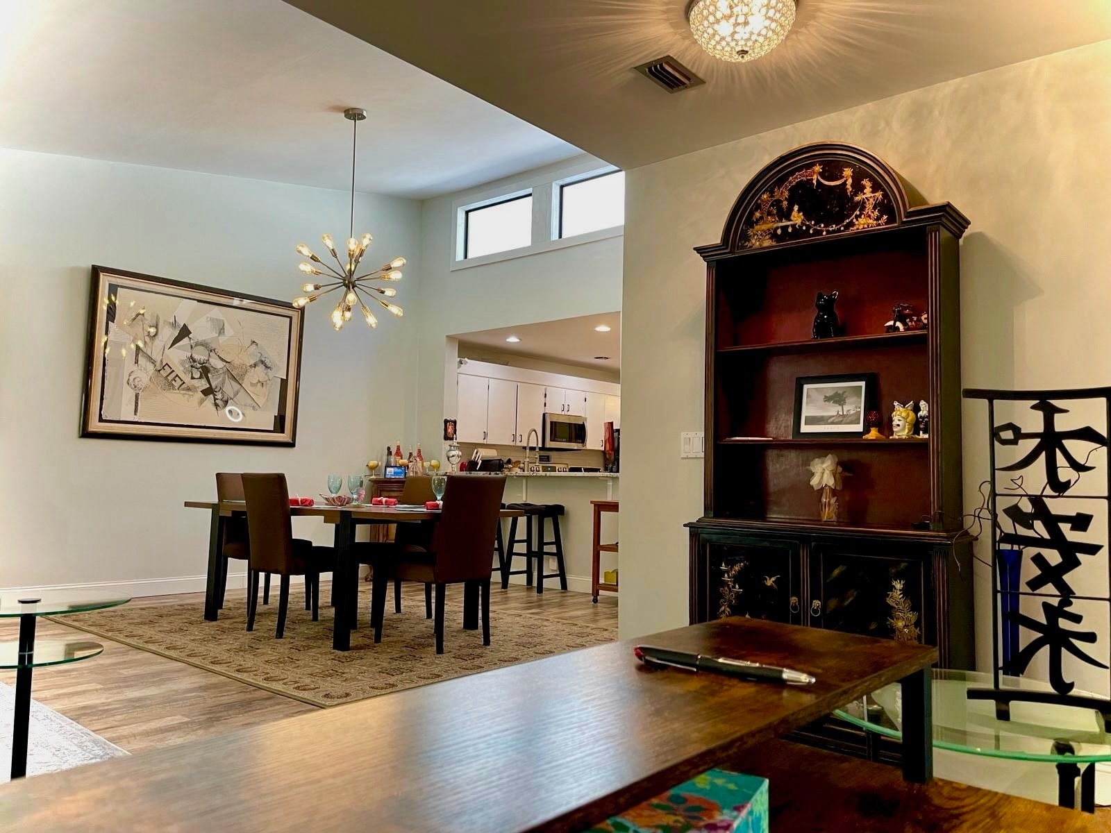 Building Photo - 1800 Embassy Dr