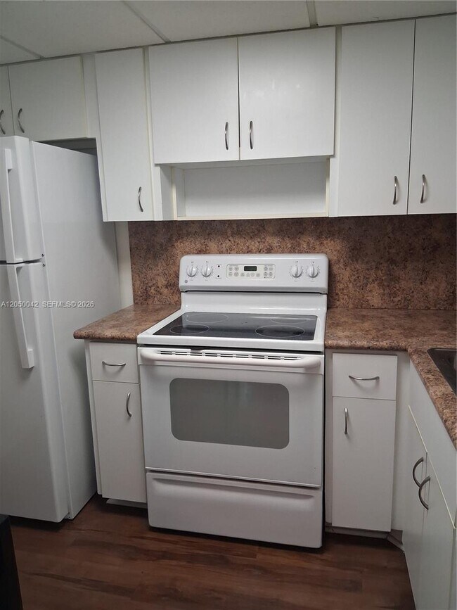 Building Photo - 8315 SW 72nd Ave