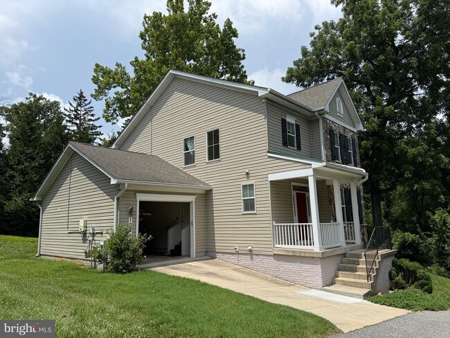 Building Photo - 10215 Daventry Dr