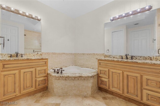 Building Photo - 1325 Mariposa Cir