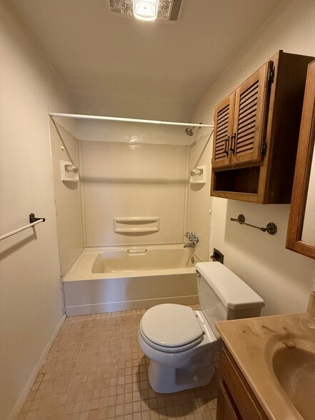 bathroom 2nd floor - 42 Connecticut Mills Ave