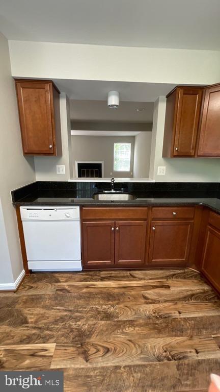 Building Photo - 10364 College Square