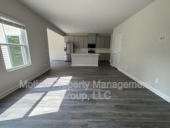 Building Photo - 1402 31st Ave NW