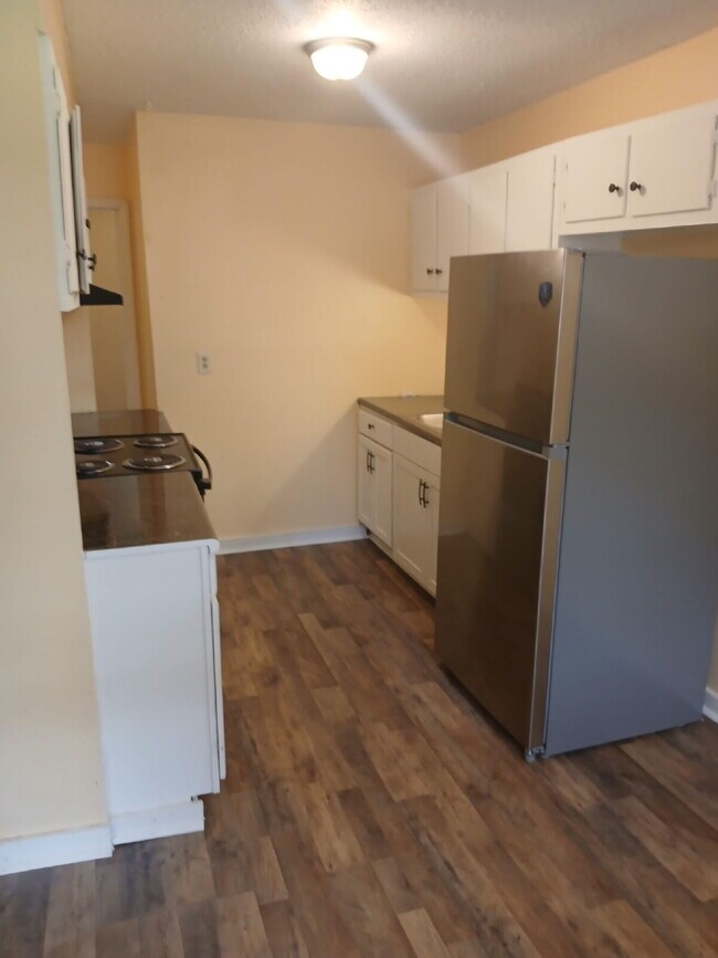 Building Photo - Windham #6