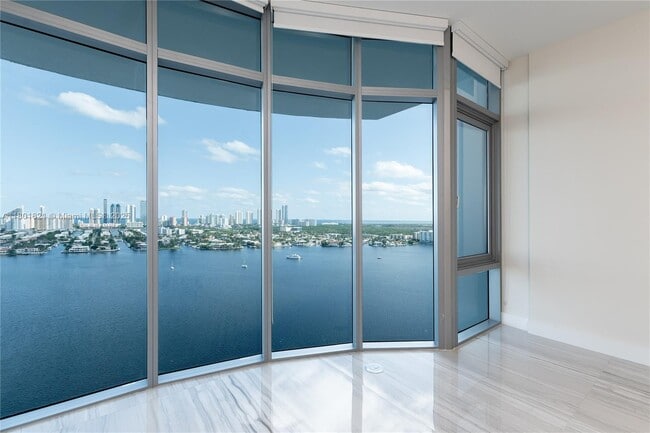 Building Photo - 17111 Biscayne Blvd