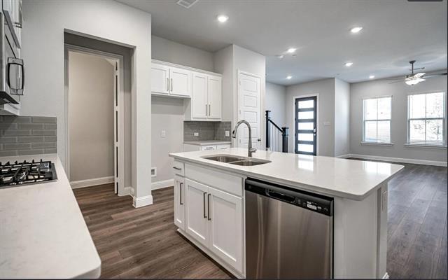 Building Photo - 336 Almanor St