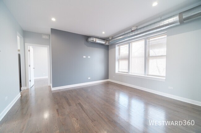 Building Photo - 4658 N Albany Ave
