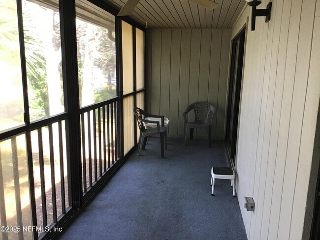 Building Photo - 4 Tarragona Ct