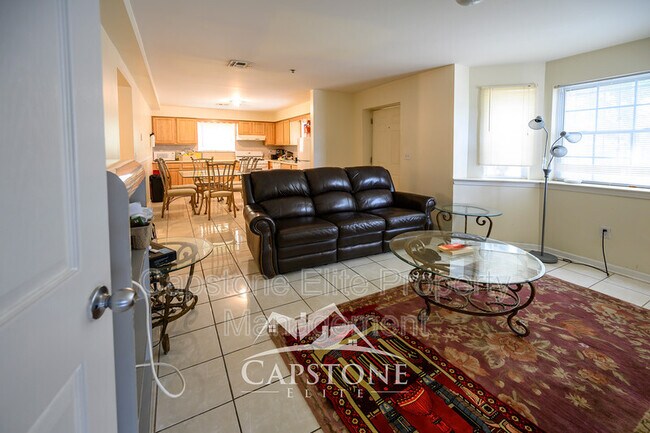 Building Photo - 161-163 Sussex Ave