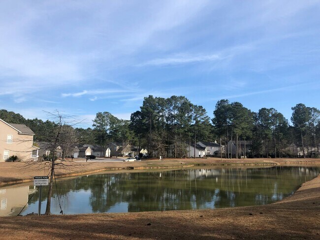 Building Photo - 102 Surlington Dr