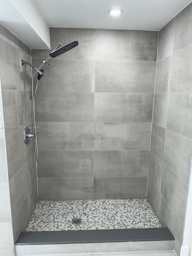 Building Photo - 4028 SW 49th Ct