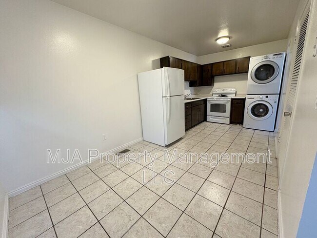 Building Photo - 4735 S 1900 W