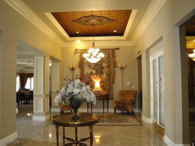 Building Photo - 220 E Flamingo Rd