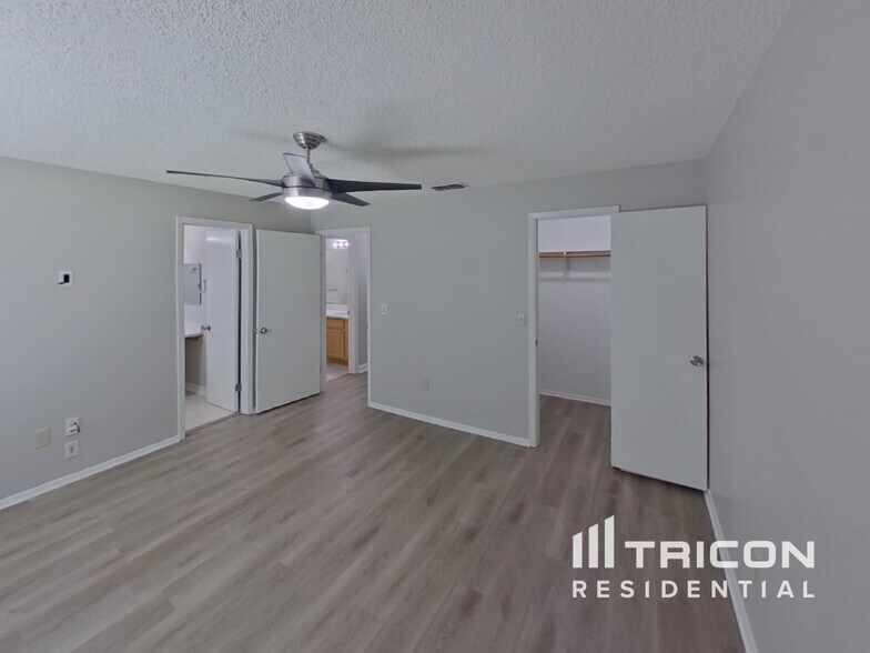 Building Photo - 2015 Branch Tree Ln