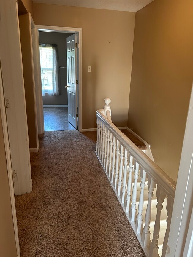 Building Photo - 644 West End Ave