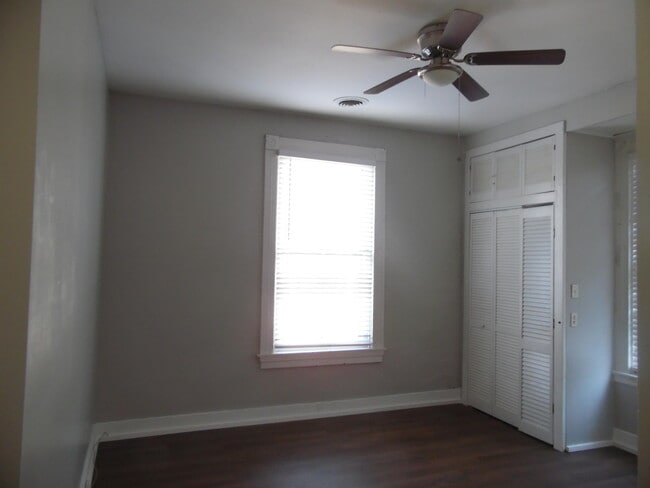 Building Photo - 547 N Broadway