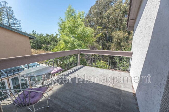 Building Photo - 1830 Weir Dr