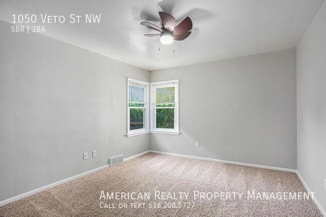 Building Photo - 1050 Veto St NW