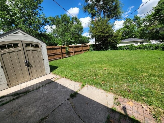 Building Photo - 1230 N 53rd St