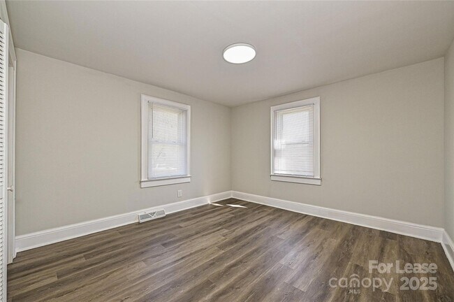 Building Photo - 411 Elizabeth Ave