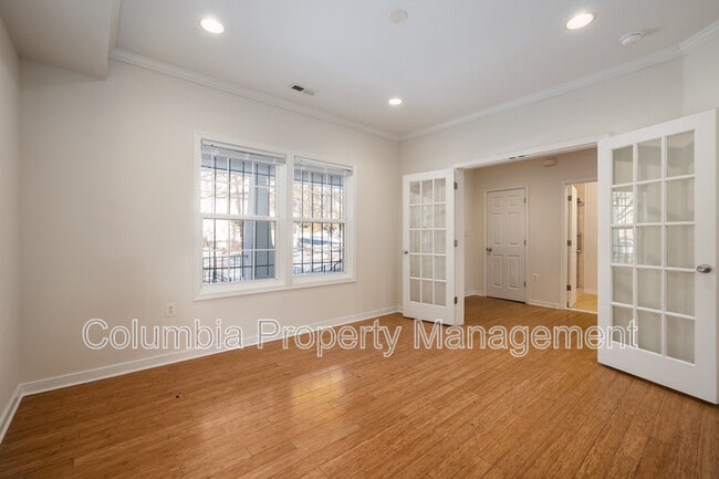 Building Photo - 2421 Franklin St NE