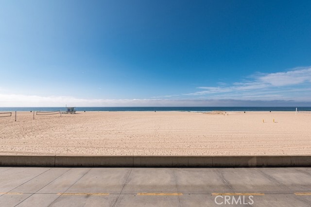 Building Photo - 530 The Strand