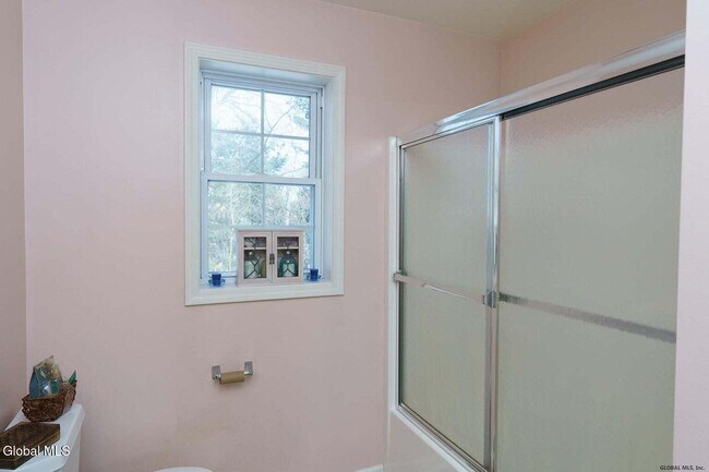 Building Photo - 7 Clearwater Ct