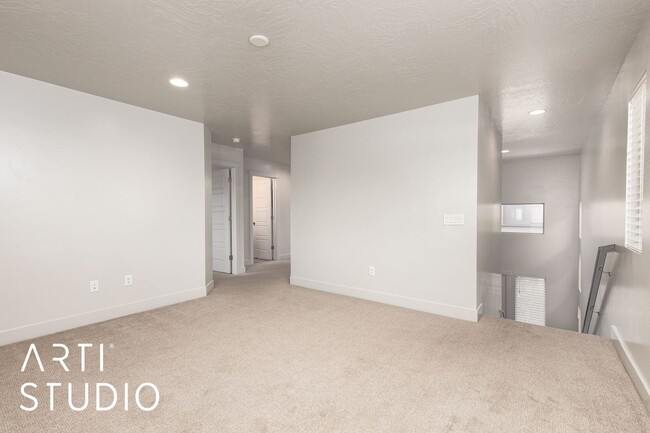Building Photo - 3156 E Sky Rim Wy